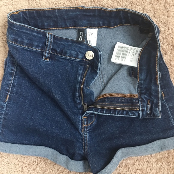 H&M Highwaisted Jean Shorts - Picture 2 of 5